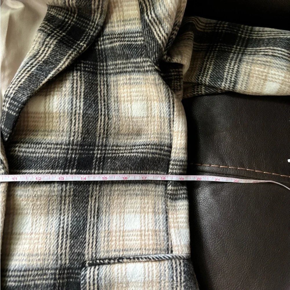 Black and Cream Plaid Blazer - Picture 8 of 10